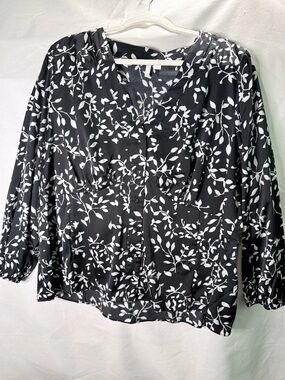 Cato Black & White Floral Button-Front Blouse